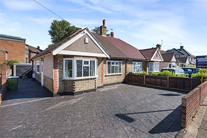 2 Bedroom Bungalow For Sale In Roseacre Road, Welling, Kent, DA16