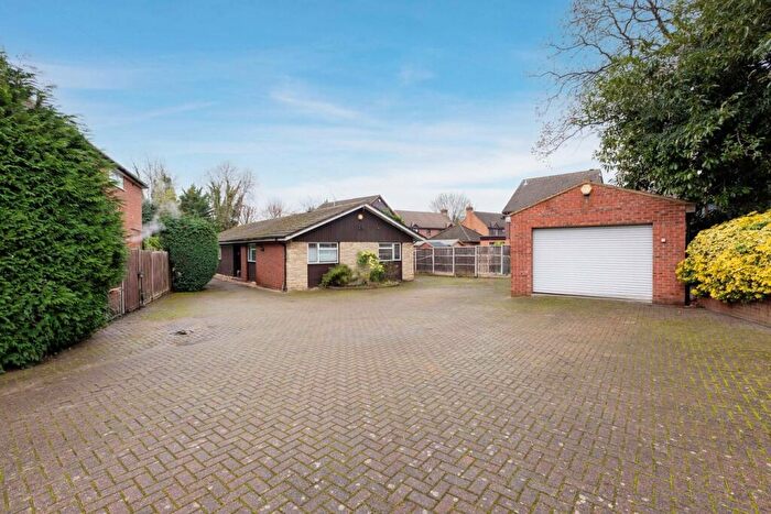 4 Bedroom Detached Bungalow For Sale In Appletree Lane, Langley, SL3