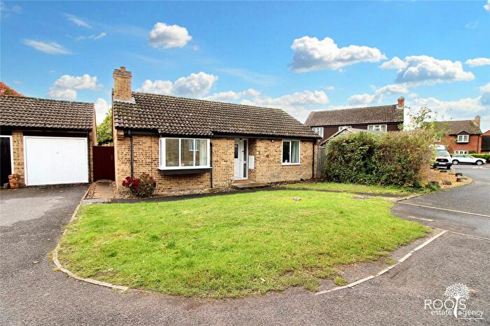 2 Bedroom Bungalow For Sale In Skillman Drive, Thatcham, Berkshire, RG19