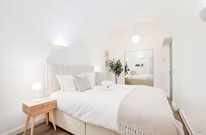 1 Bedroom Studio To Rent In Harley Street, Marylebone, London, W1G