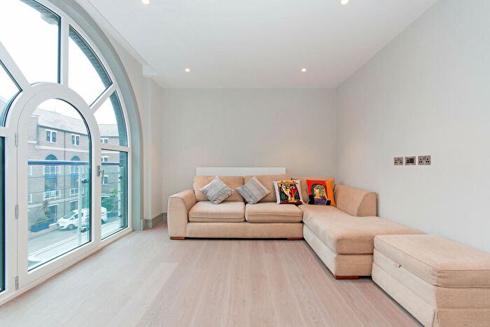 2 Bedroom Apartment To Rent In Ivory House East, Plantation Wharf, SW11