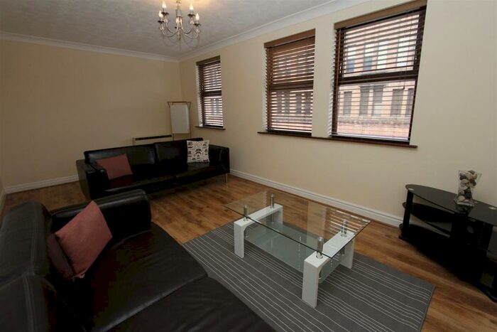 2 Bedroom Flat To Rent In Riverside Court, Leeds, LS1