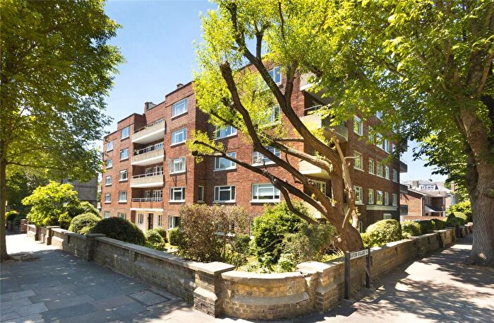 2 Bedroom Flat To Rent In Eaton Gardens, Hove, East Sussex, BN3