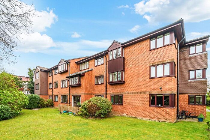 1 Bedroom Property For Sale In Brook Ct, Wordsworth Drive, Cheam, Sutton, SM3