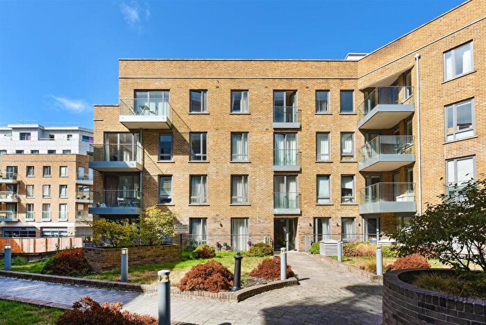 2 Bedroom Apartment For Sale In St. Annes Street, London, E14