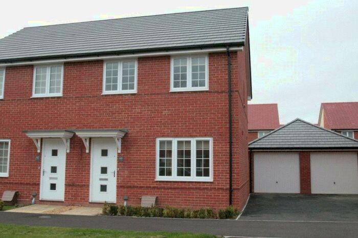 3 Bedroom Semi-Detached House To Rent In Ernest Fitches Way, Littlehampton, BN17