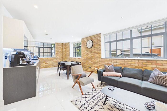2 Bedroom Apartment For Sale In Rampart Street, London, E1