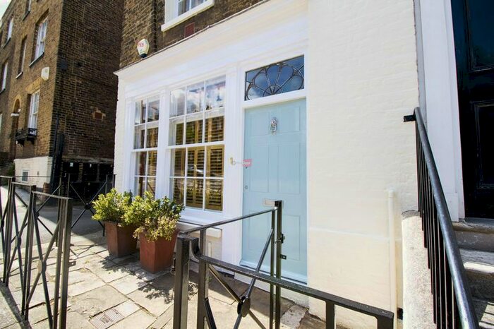 3 Bedroom End Of Terrace House To Rent In Star Hill, ME1