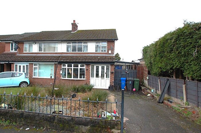 3 Bedroom Semi Detached House For Sale In Stoneyfield, Stalybridge, Greater Manchester, SK15