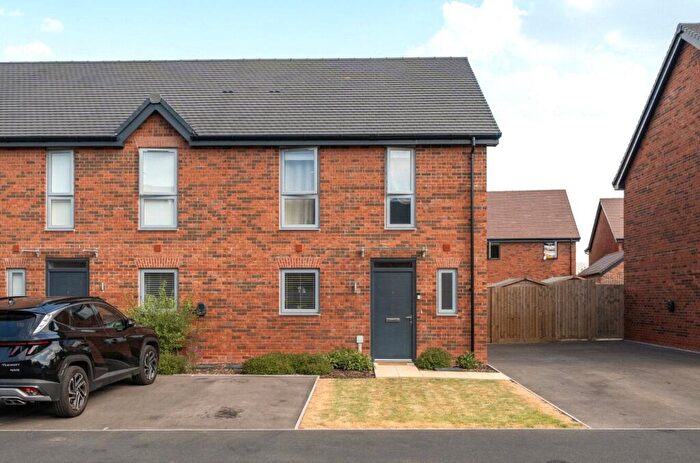 3 Bedroom End Of Terrace House For Sale In Wallace Square, Bishops Cleeve, Cheltenham, GL52