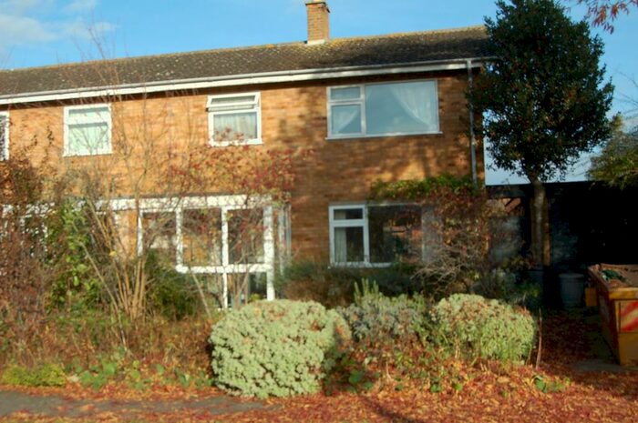 3 Bedroom Semi-Detached House For Sale In Clifton Wood, Holbrook, Ipswich, IP9