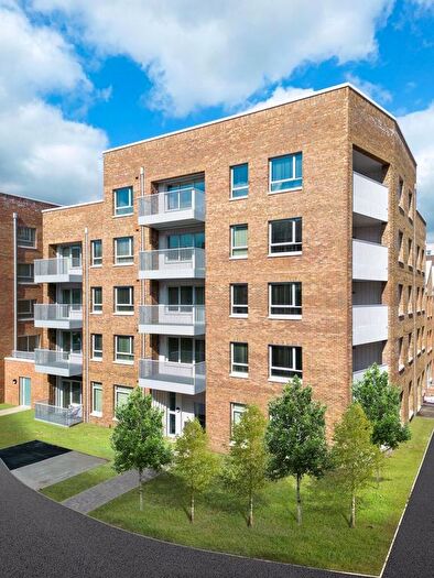 2 Bedroom Flat To Rent In Mansfield Apartments, Frogley Park, Barking, IG11