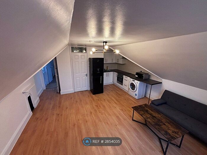 1 Bedroom Flat To Rent In Walm Lane, London, NW2