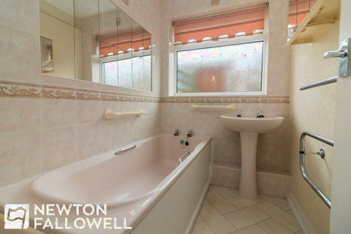 3 Bedroom Bungalow For Sale In St Martins Road, North Leverton, DN22