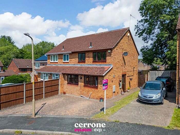 3 Bedroom Semi-Detached House For Sale In Coppice Close, Droitwich, WR9