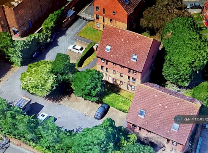 Studio To Rent In Coopers Close, London, E1