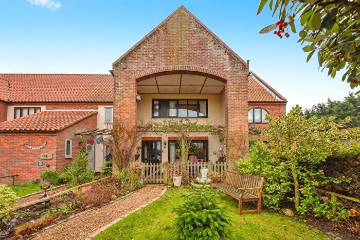 3 Bedroom Barn Conversion For Sale In Wayford Road, Stalham, Norwich, NR12