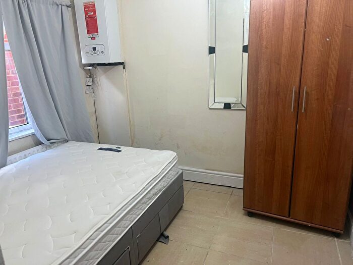 1 Bedroom Flat To Rent In Maida Avenue, Chingford, E4