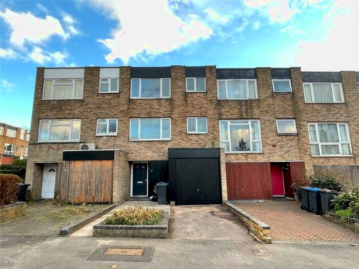 4 Bedroom Terraced House To Rent In Turnpike Link, Croydon, Surrey, CR0