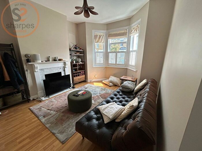 1 Bedroom Flat To Rent In Russell Road, London, SW19