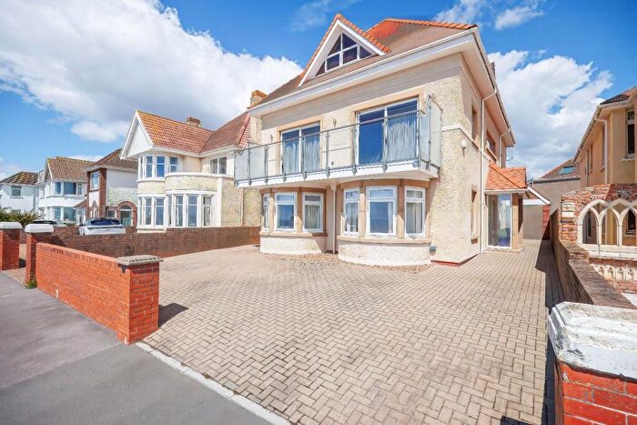 5 Bedroom Detached House For Sale In West Drive, Porthcawl, Bridgend County Borough, CF36