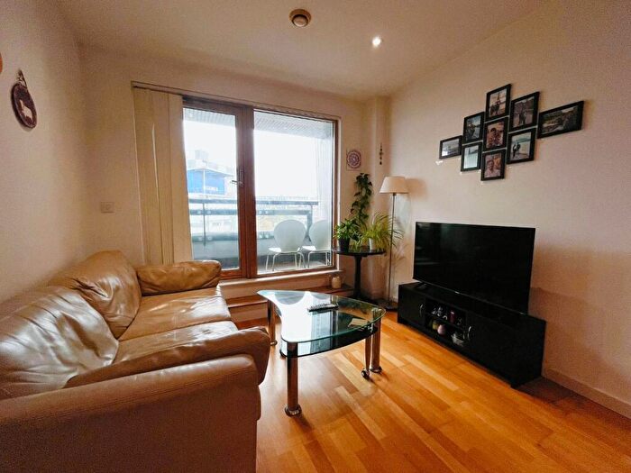 2 Bedroom Flat To Rent In The Gateway North, East Street, Leeds, LS9
