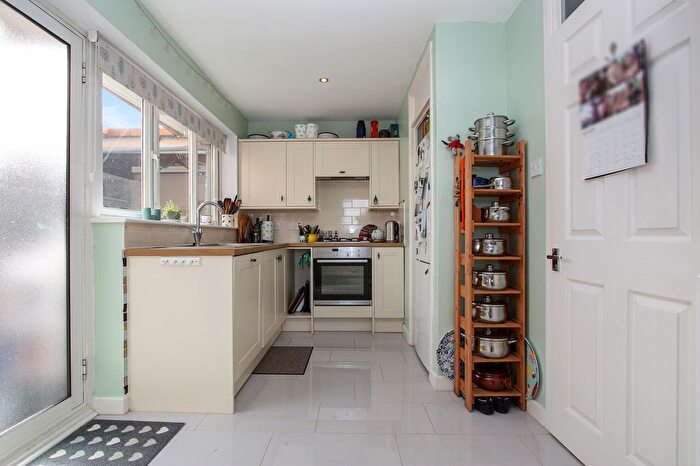 2 Bedroom Bungalow For Sale In Islay Crescent, Highworth, SN6