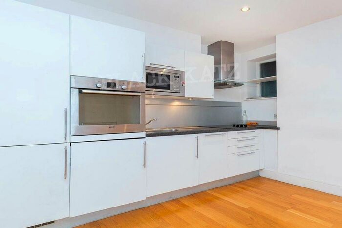 1 Bedroom Flat To Rent In Kingsland Passage, E8
