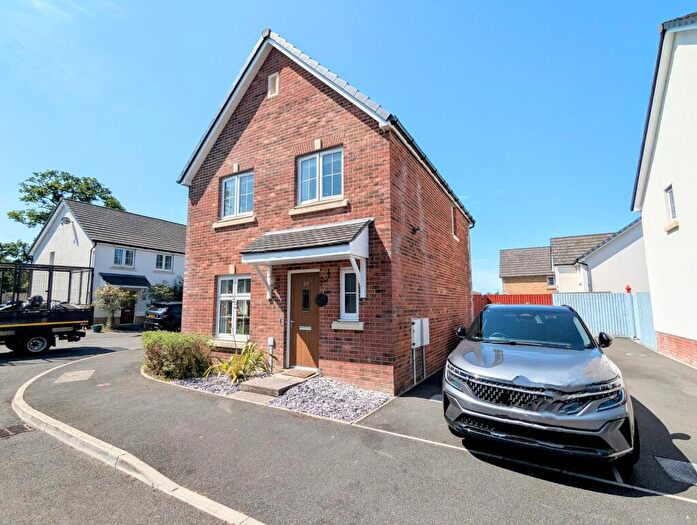 3 Bedroom Detached House For Sale In Maes Lewis Morris, Llangunnor, Carmarthen, Carmarthenshire., SA31