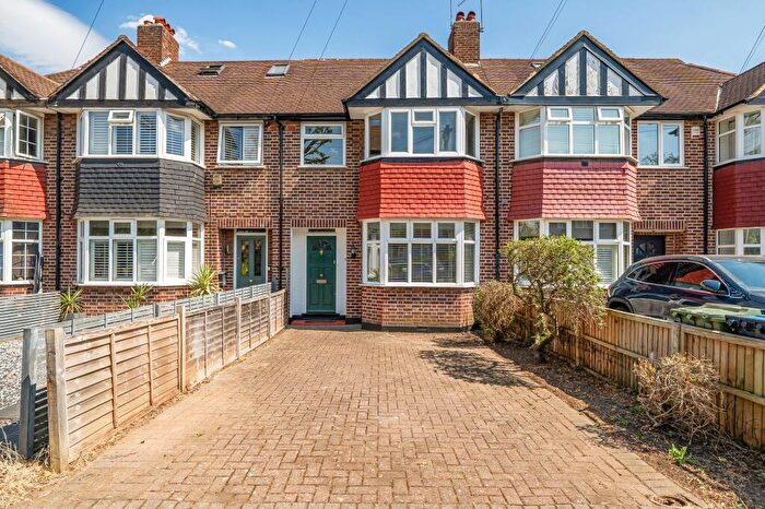 3 Bedroom Terraced House For Sale In Kingshill Avenue, Worcester Park, KT4