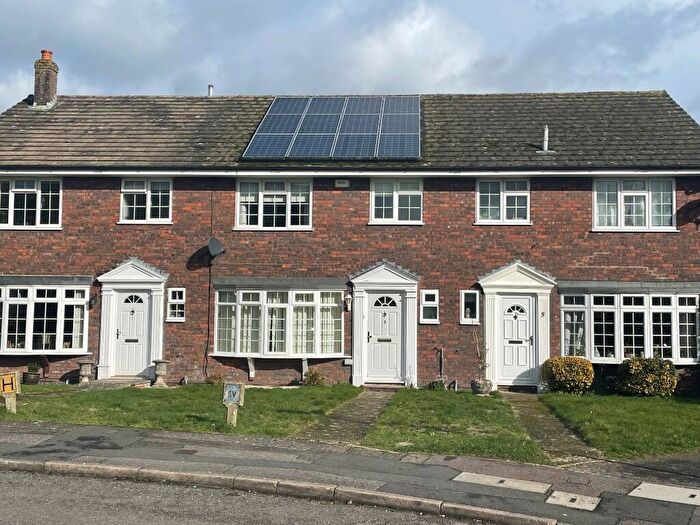 3 Bedroom Terraced House For Sale In Ockfields, Godalming, Surrey, GU8