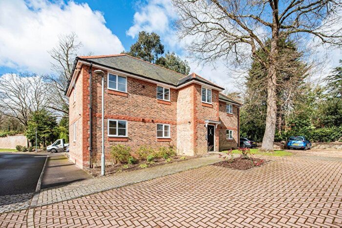1 Bedroom Apartment For Sale In Netherwood Close, Midhurst, GU29