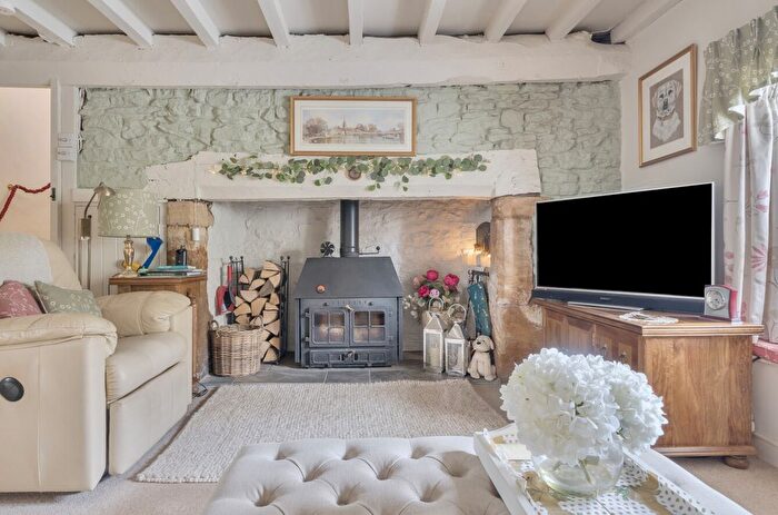 3 Bedroom Semi-Detached House For Sale In High Street, Stoney Stratton, Somerset, BA4