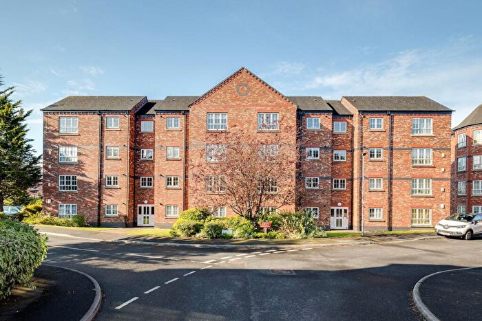 2 Bedroom Flat To Rent In Thomas Brassey Close, Chester, CH2
