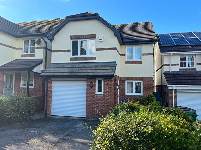 4 Bedroom Property To Rent In Newbery Close, Axminster, EX13