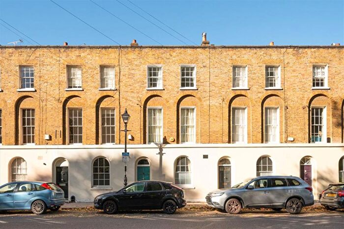 3 Bedroom Terraced House For Sale In Arbour Square, Stepney Green, E1