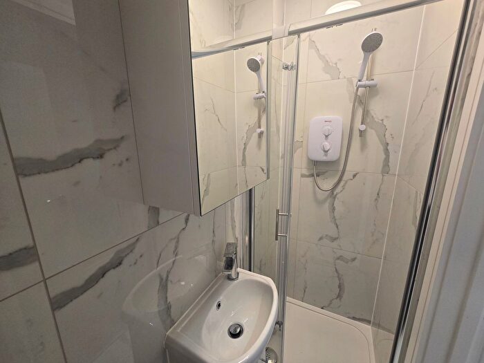 Studio To Rent In Brentmead Place, North Circular Road, Brent Cross, London, NW11