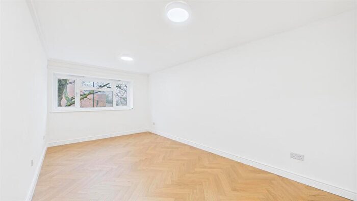 2 Bedroom Flat To Rent In War Lane, Harborne, Birmingham, B17