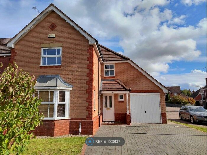 4 Bedroom Detached House To Rent In Longmeadow, Wootton, Northampton, NN4