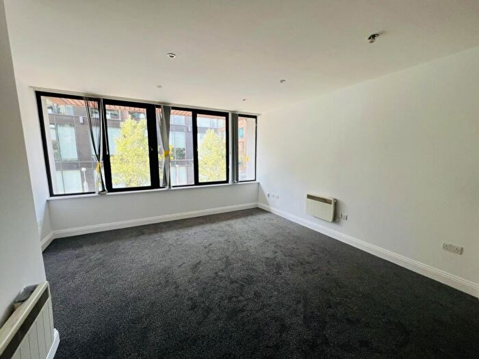 2 Bedroom Flat To Rent In Butler House, - Market Street, Maidenhead, SL6