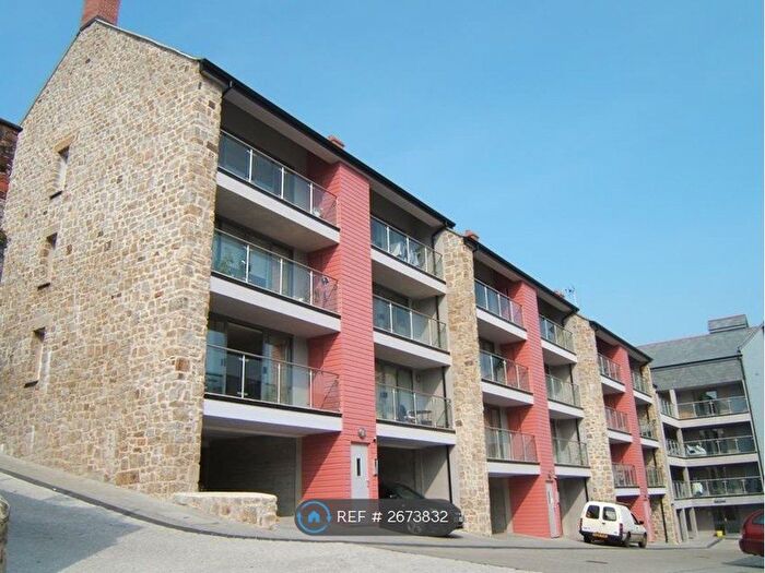 1 Bedroom Flat To Rent In Quay Hill, Penryn, TR10