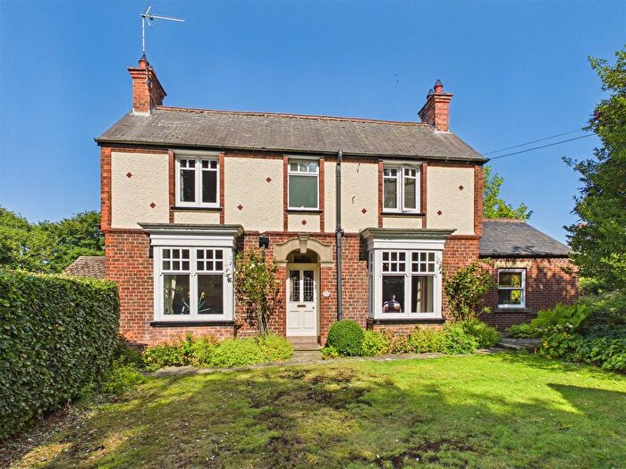4 Bedroom Detached House For Sale In New Village Road, Little Weighton, HU20