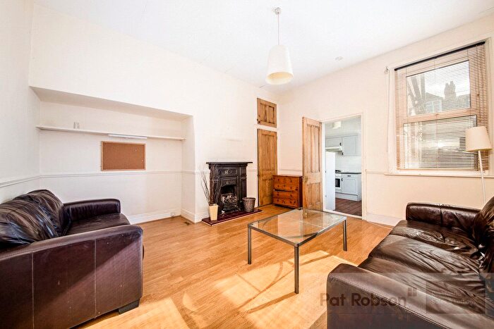 2 Bedroom Flat To Rent In Glenthorn Road, Jesmond, Newcastle Upon Tyne, NE2