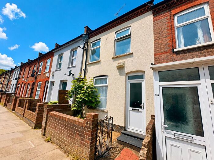 2 Bedroom Terraced House For Sale In Butlin Road, Luton, LU1