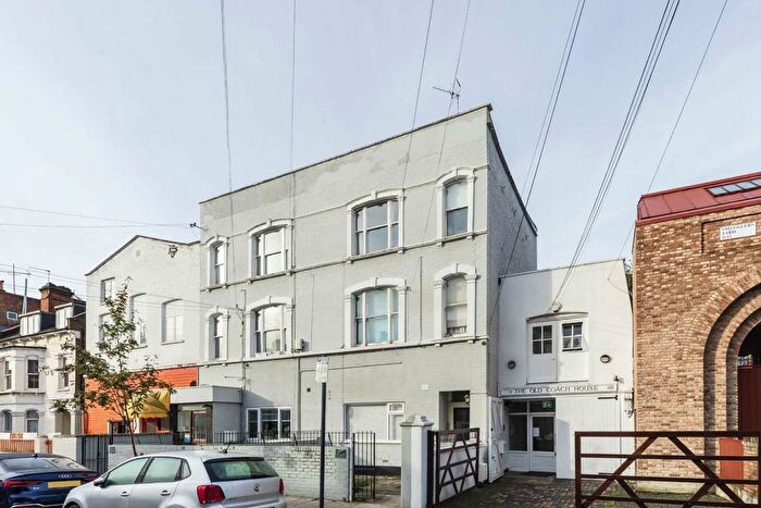 1 Bedroom Flat To Rent In Devonport Road, London, W12