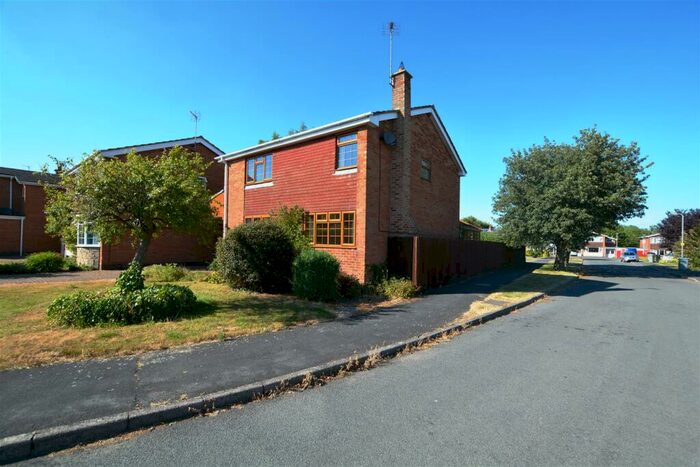 4 Bedroom Detached House To Rent In The Meadows, Long Bennington, NG23
