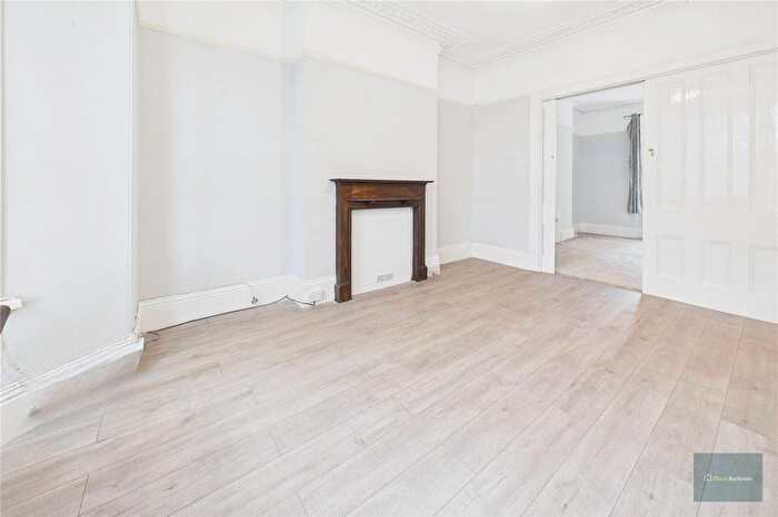 1 Bedroom Flat To Rent In Connaught Avenue, Plymouth, PL4