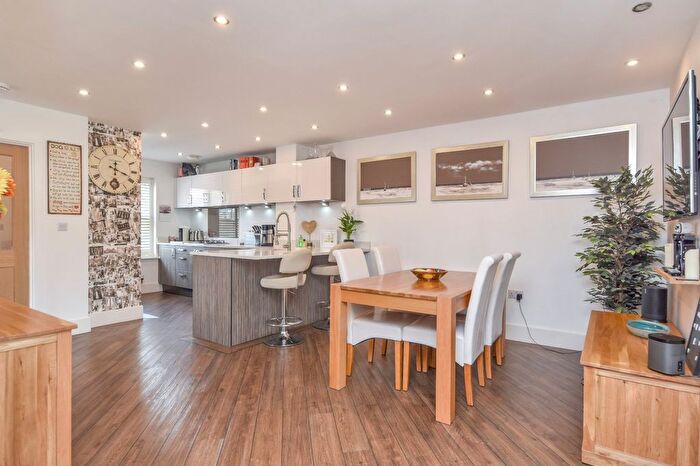 4 Bedroom Detached House For Sale In Gunners Rise, Idyllic Shoebury Garrison, Shoeburyness, Essex, SS3