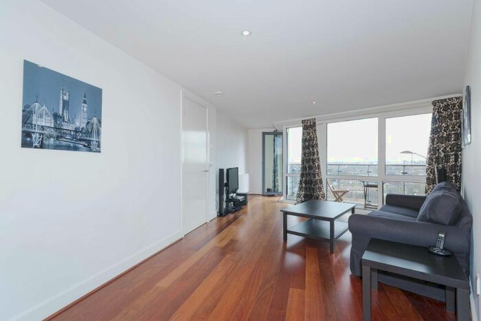 1 Bedroom Property To Rent In Salamanca Tower, Salamanca Place, Albert Embankment, London, SE1