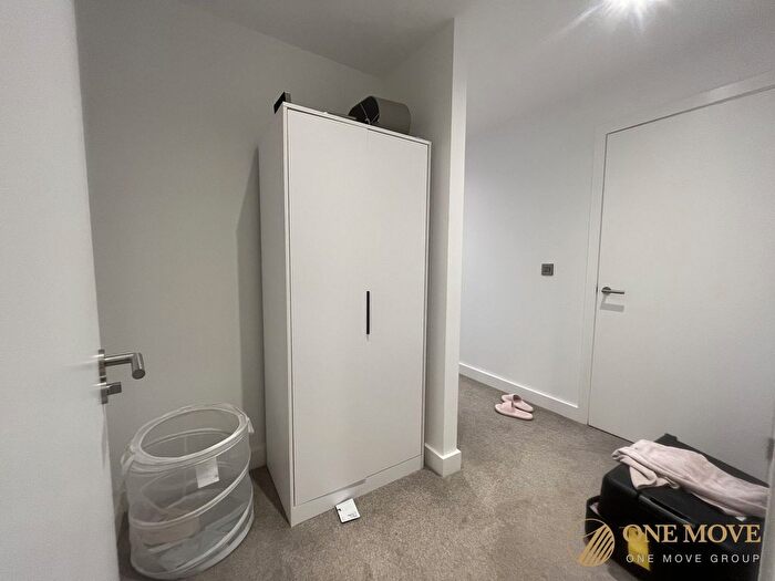2 Bedroom Flat For Sale In Silvercroft Street, Manchester, M15